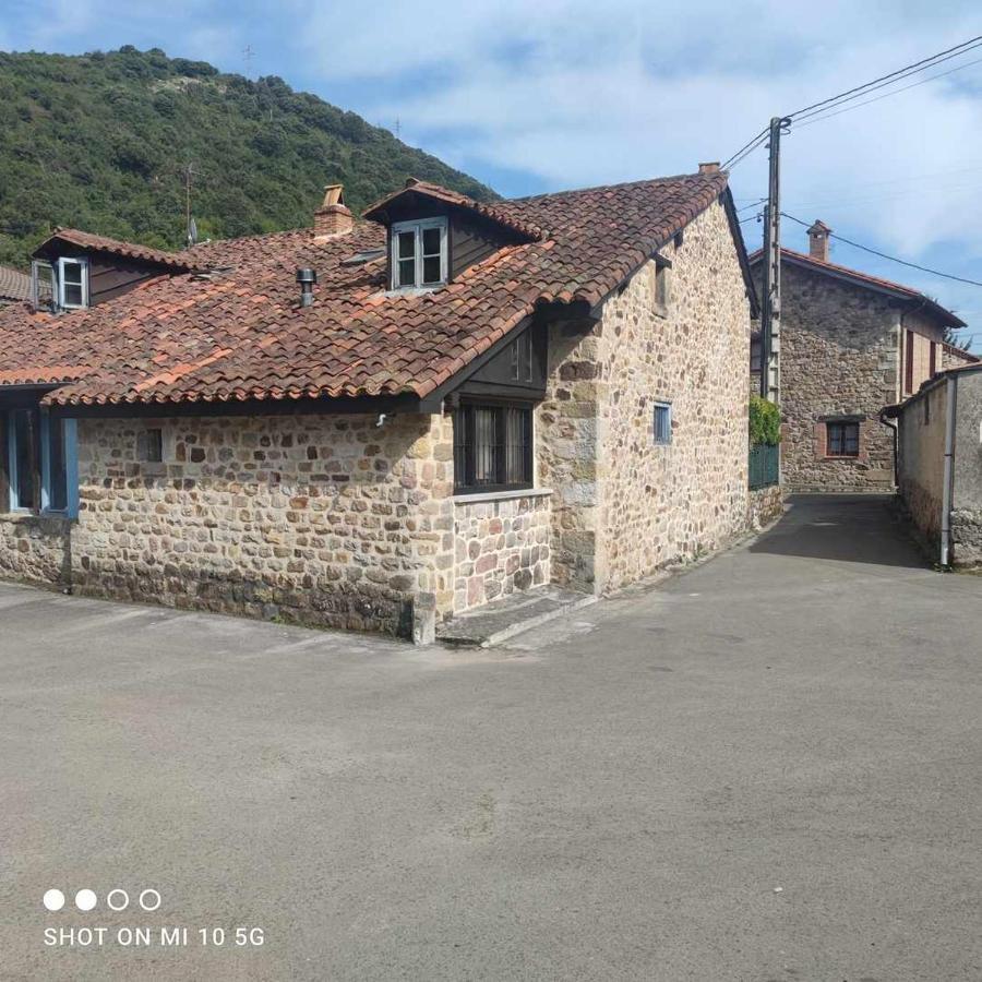 Casa Rural El Amparuco Treceno Exterior photo