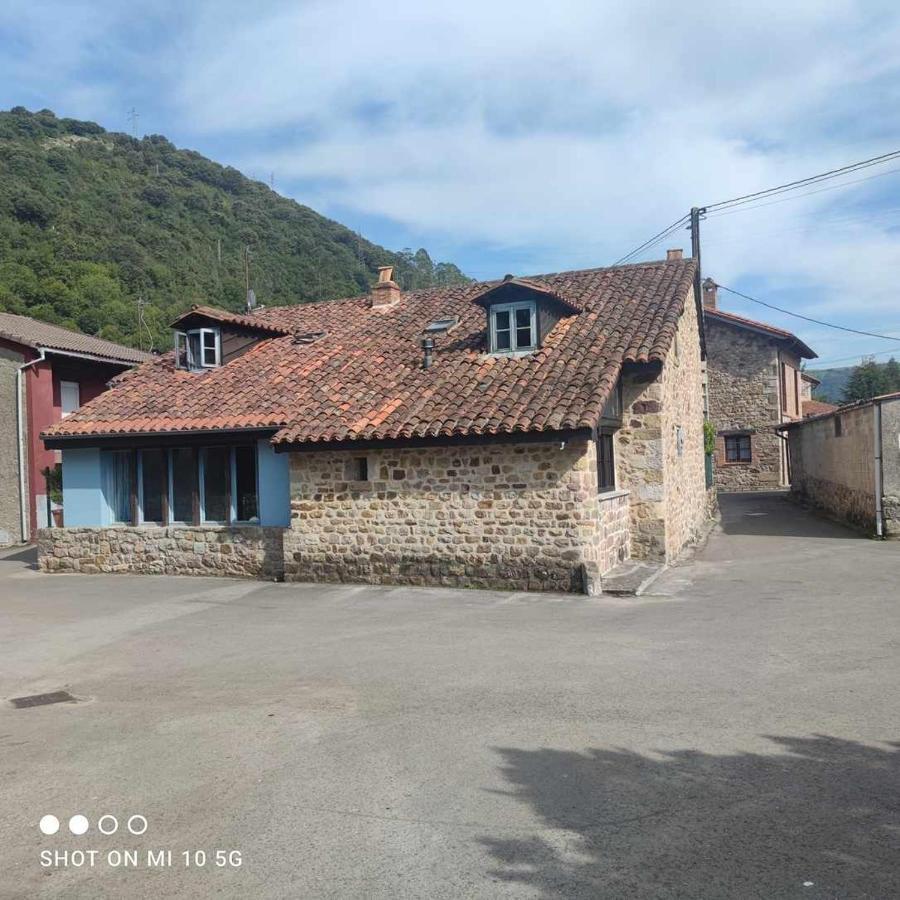 Casa Rural El Amparuco Treceno Exterior photo